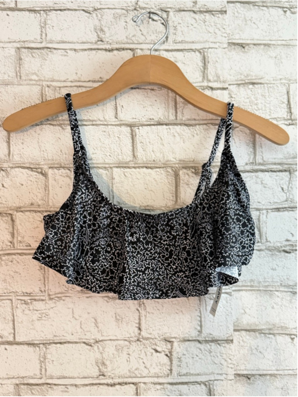 NWT Old Navy Ruffle Adjustable straps Bandeau-style top size Medium Black White - Picture 1 of 7